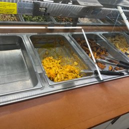 Dried up mac'n cheese and potatoes. Dried up mac'n cheese and potatoes.