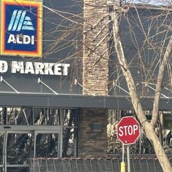 ALDI - Aldi. Altadena, California.