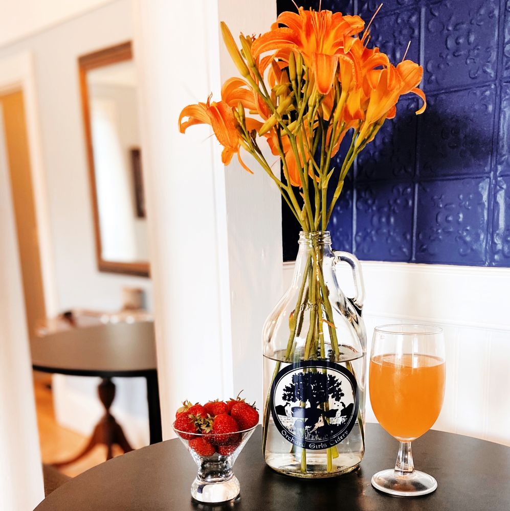 ORCHARD GIRLS CIDERY Updated September 2024 375 Main St, Kingfield