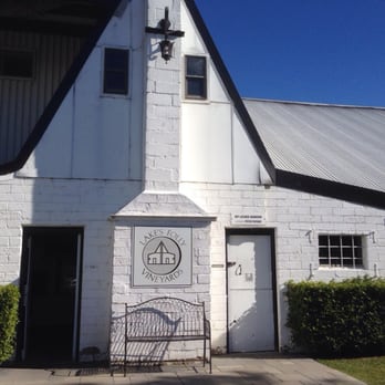Lake's Folly Vineyard - Wineries Near Me - Pokolbin, NSW Lake's Folly Vineyard - Wineries Near Me - Pokolbin, NSW