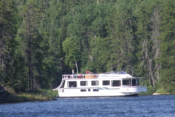 Rainy Lake Houseboats by null