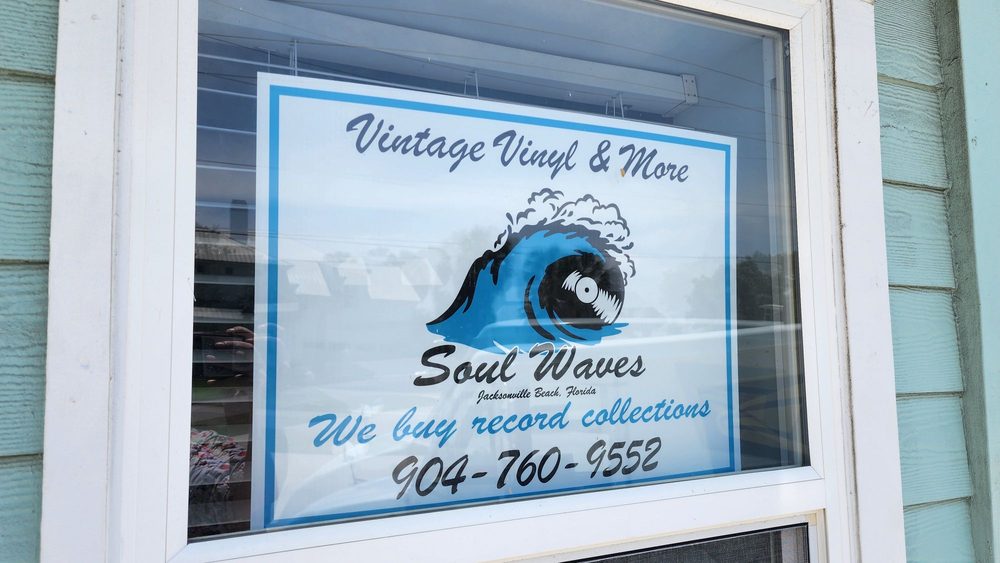 Soul Waves Vinyl Records Logo