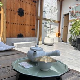 Tea and courtyard