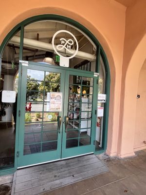 Fluster Cluck Hot Chicken by null