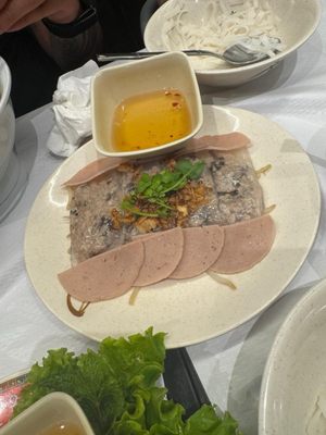 Phở Bánh Cuốn 14 by null