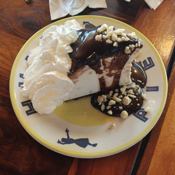 Duke's Waikiki - Dessert cake - Hawaiian Near Me - Honolulu, Hawaii Duke's Waikiki - Dessert cake - Hawaiian Near Me - Honolulu, Hawaii