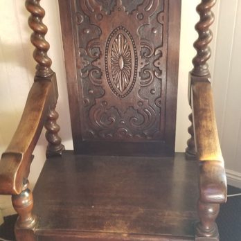 Murphy's Bar & Grill - This dope looking chair at the entrance. The caption says something cool that I forget. 10/10 would sit on. - Irish Pub Near Me - Honolulu, Hawaii Murphy's Bar & Grill - This dope looking chair at the entrance. The caption says something cool that I forget. 10/10 would sit on. - Irish Pub Near Me - Honolulu, Hawaii
