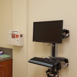 US Healthworks Medical Group - for taking notes in triage room