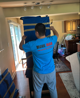 Packing & Unpacking - We manage the entire packing and unpacking process for you, ensuring a seamless transition.