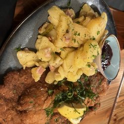 Gasthaus Paas - Wiener Schnitzel mit Kartoffelsalat