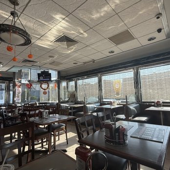 Crosstown Diner - Diners Near Me - Bronx, New York