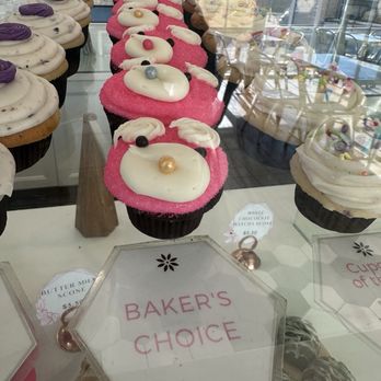 Dots Cafe - Adorable cupcakes - Cafes Near Me - Pasadena, California