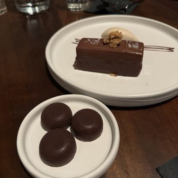 Hawksmoor - Fancy rolos, Louis dessert. Unfathomable! - Steakhouses Near Me - Chicago, Illinois Hawksmoor - Fancy rolos, Louis dessert. Unfathomable! - Steakhouses Near Me - Chicago, Illinois