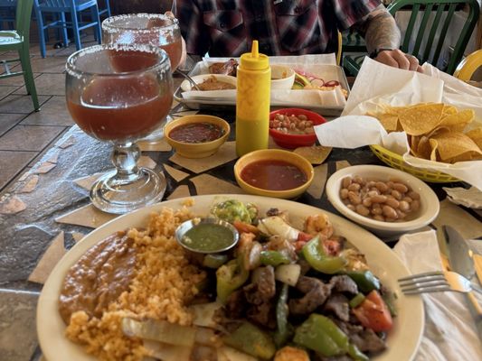 El Manantial Restaurant by null