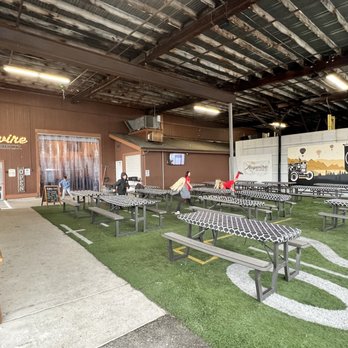Haywire Brewing Co. - Outdoor seating - Breweries Near Me - Snohomish, Washington