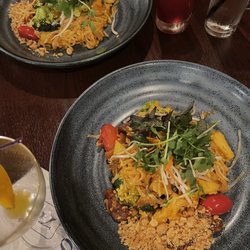 White Orchids Thai Cuisine - Hawaiian Pad Thai