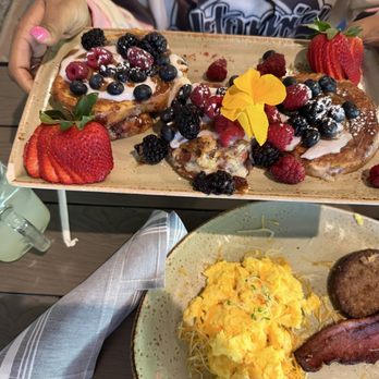 Fairview Farmers - Cinnamon roll French toast, sausage, eggs, bacon - Breakfast & Brunch Near Me - Fairview, Texas Fairview Farmers - Cinnamon roll French toast, sausage, eggs, bacon - Breakfast & Brunch Near Me - Fairview, Texas