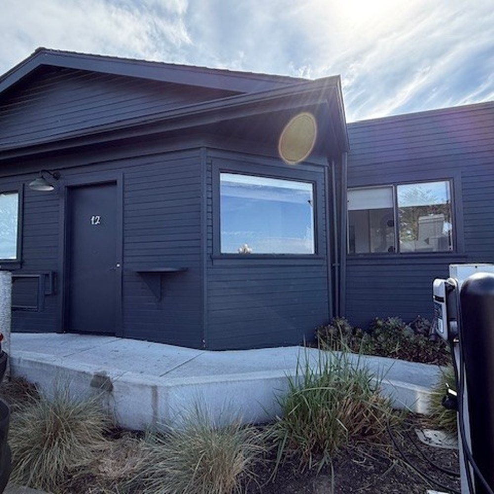 White Water - Hotel Room Style - Hotels Near Me - Cambria, California