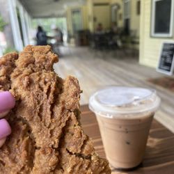 Driftaway Cafe - Peanut butter cookie and Latte