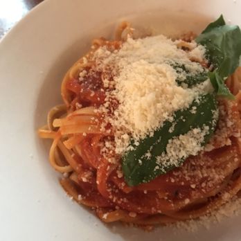 Da Gennaro - Linguini with fresh marinara and Parmesan - Italian Near Me - New York, New York Da Gennaro - Linguini with fresh marinara and Parmesan - Italian Near Me - New York, New York