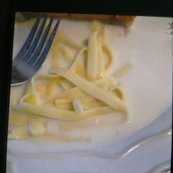 Bambino's Pizza - Pastas should not be watery. Especially Alfredo sauce.