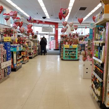 Walgreens - the aisle of a grocery store - Drugstores Near Me - Aurora, Illinois Walgreens - the aisle of a grocery store - Drugstores Near Me - Aurora, Illinois