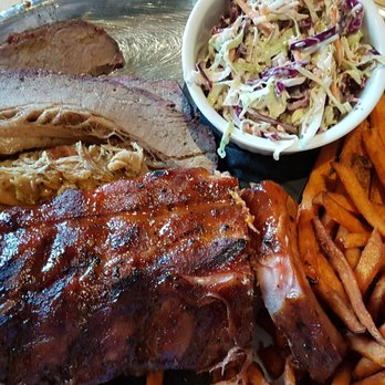 TheSmoke - Sampler platter where you choose 3 meats. We got pork ribs, beef brisket and pullled pork. Comes with 2 sides. - Barbeque Near Me - Collingwood, Ontario