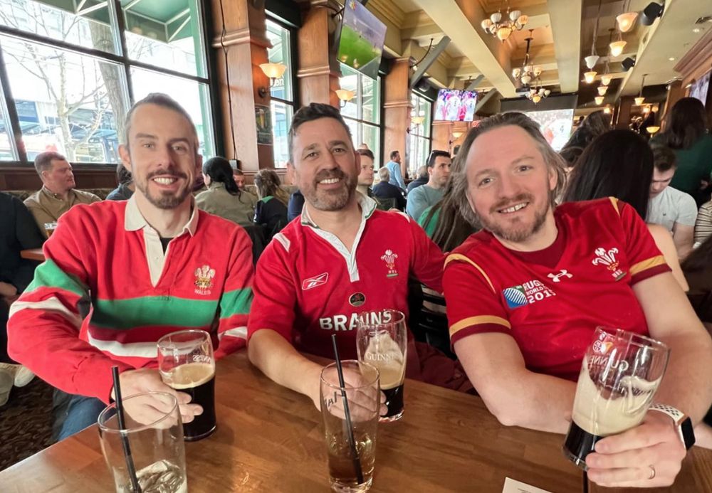 THE OX PUB Updated May 2024 800 Granville Street, Vancouver