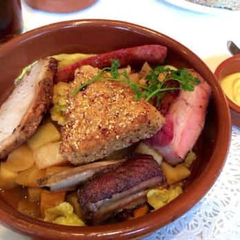 Higgins Restaurant - Whole Pig - French Near Me - Portland, Oregon