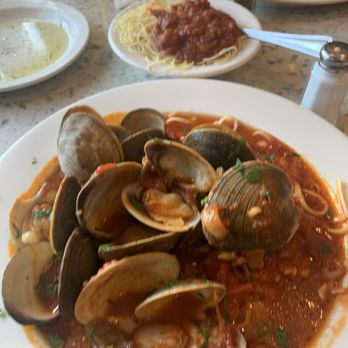 Sofias Pizzeria - Zuppa da clams - Italian Near Me - East Windsor, Connecticut