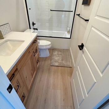 Precision Floors and Design - a clean bathroom - Carpeting Near Me - Meridian, Idaho Precision Floors and Design - a clean bathroom - Carpeting Near Me - Meridian, Idaho