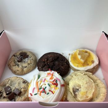Crumbl - Burlington - Bakeries Near Me - Burlington, Washington