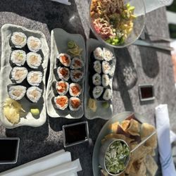 Solera - Sushi, poke bowl and guac and chips.