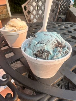 Acushnet Creamery by null
