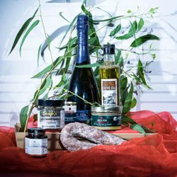 Stephs Gourmet Foods - "The art of bringing Australia to yours lips....with a French twist!"

Gift Hamper,Sydney Gift,Hampers Sydney.The Perfect hamper gift