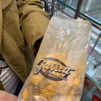 Garrett Popcorn Shops - Garrett's mix - Popcorn Shops Near Me - Chicago, Illinois Garrett Popcorn Shops - Garrett's mix - Popcorn Shops Near Me - Chicago, Illinois