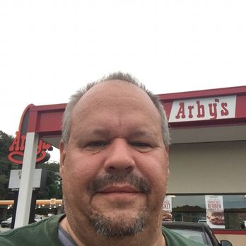 Arby's - Hard to pull in and out of - Fast Food Near Me - Pittsburgh, Pennsylvania