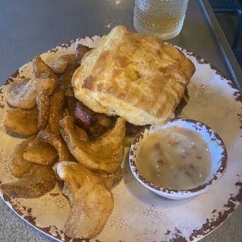 Lazy Oak - Bistreaux burger and carbonara are amazing! The pasta is a new dish and so so good! - Breakfast & Brunch Near Me - Ocean Springs, Mississippi Lazy Oak - Bistreaux burger and carbonara are amazing! The pasta is a new dish and so so good! - Breakfast & Brunch Near Me - Ocean Springs, Mississippi