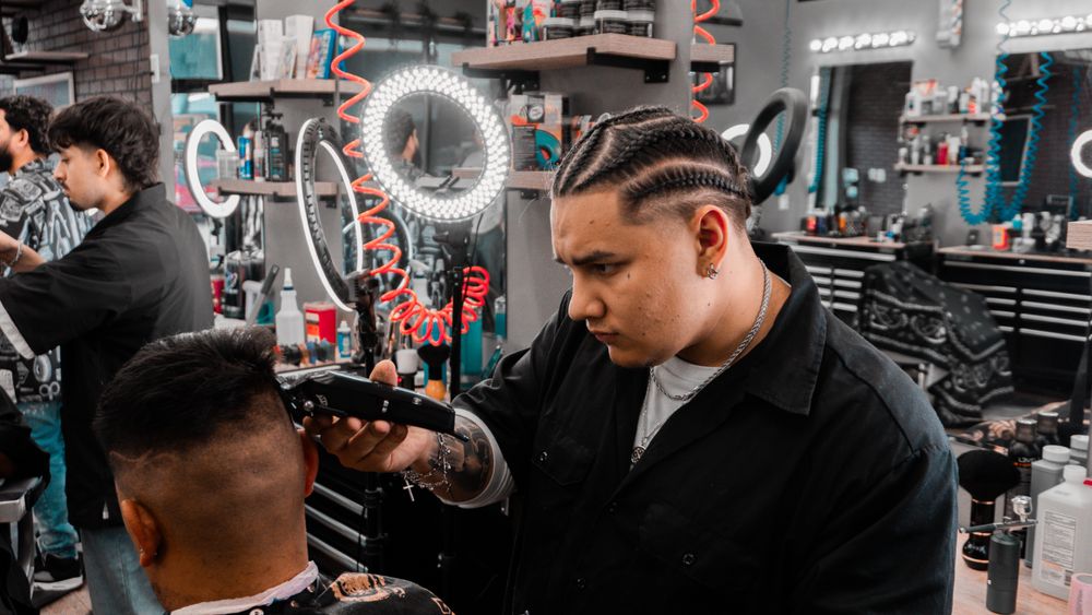 VICIO BARBER COMPANY Updated September 2024 13 Photos 250 N State