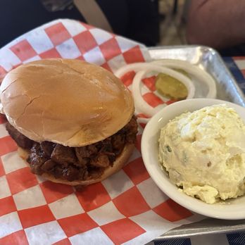 T-Bone Tom's - Chopped beef sandwich and potato salad - Barbeque Near Me - Kemah, Texas T-Bone Tom's - Chopped beef sandwich and potato salad - Barbeque Near Me - Kemah, Texas