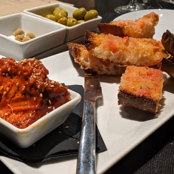 El Venezia - Tostada with smoked sausage - Gastropubs Near Me - Barcelona, B