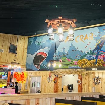 A Plus Crab - Great Lake - Interior - Cajun/Creole Near Me - Lake Orion, Michigan