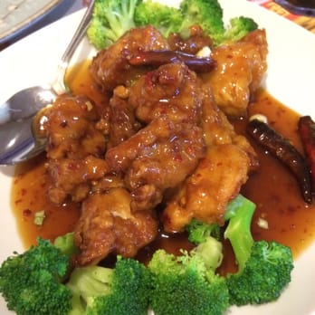 Pearl Chinese Restaurant - General Tso Chicken - Chinese Near Me - Grapevine, Texas