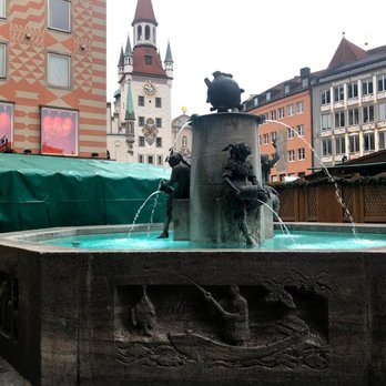 Marienplatz - Fischbrunnen - Public Plazas Near Me - Munich, BY