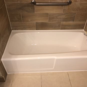 America Refinishing Pros - Refinished bath tub - General Contractors Near Me - Miami, Florida