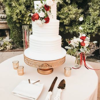 Bybee's Flowers and Events - Wedding Cake Floral arrangement and Bridesmaid Bouquet - Florists Near Me Bybee's Flowers and Events - Wedding Cake Floral arrangement and Bridesmaid Bouquet - Florists Near Me