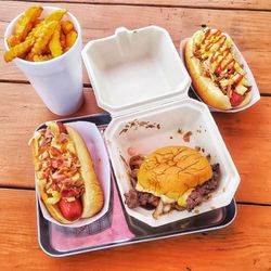 Diggy Dogs - What a spread