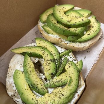 Le Stella Cafe - Bagel cream cheese and avocado - Coffee & Tea Near Me - Crestwood, Illinois