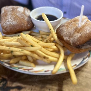 Brookfields Restaurant Sacramento - French Dip - American Near Me - Sacramento, California