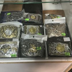 Zapateria La Cabaña - Buckles galore
